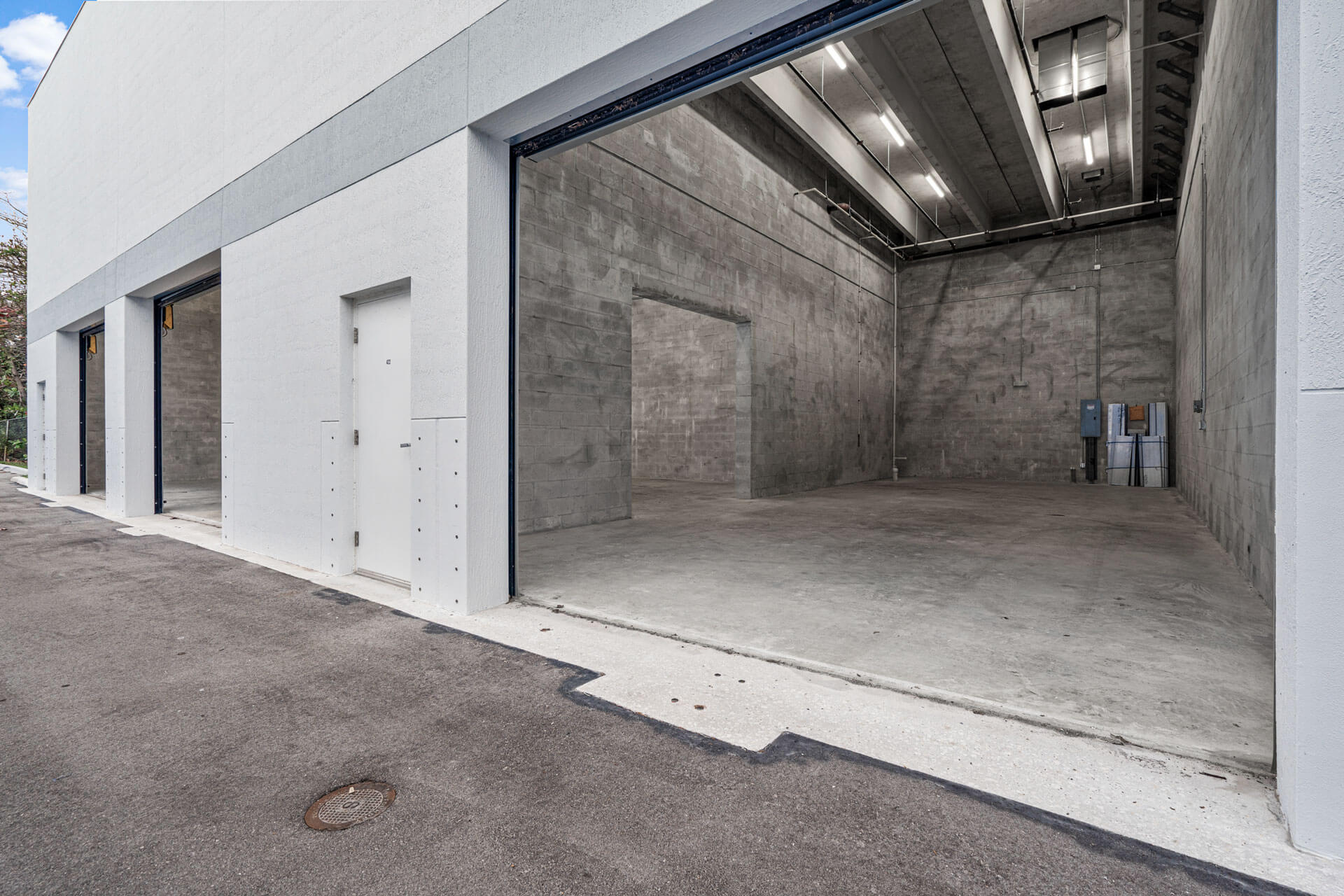 Auto Vault - Luxury Garage - Fort Lauderdale